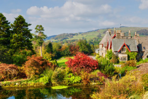 Holehird Gardens beautiful walk in Lake District